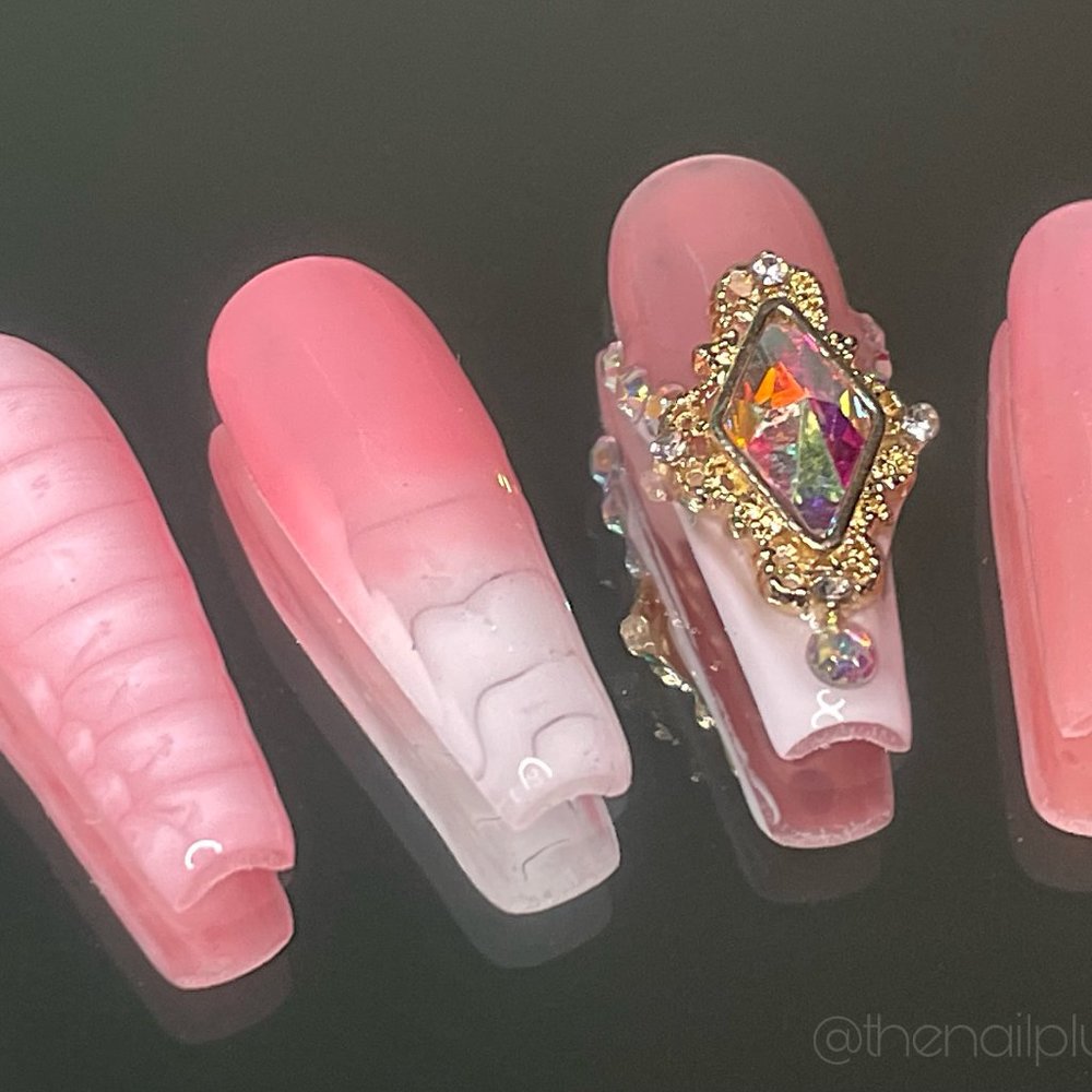 Croc Ombré P & W | The Nail Plug MI Luxury Press On Nail Set | @thenailplugmi